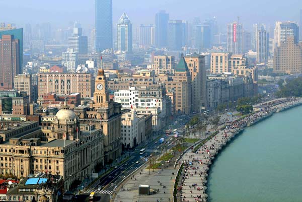 Shanghai reclaims top spot