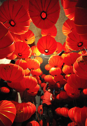 Lantern workshop busy as Chinese New Year approaches