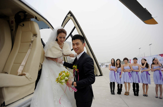 Luxurious wedding on helicopter