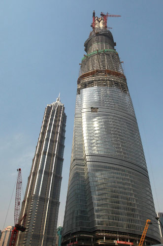 Tallest skyscraper in China reaches over 500m
