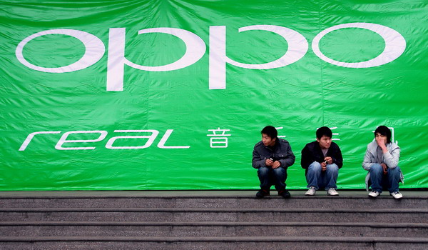 China's OPPO unveils Find 5 smartphone in Indonesia