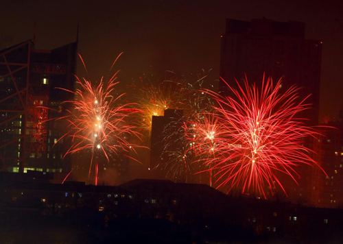Frugality campaign, smog sour Chinese fireworks sales