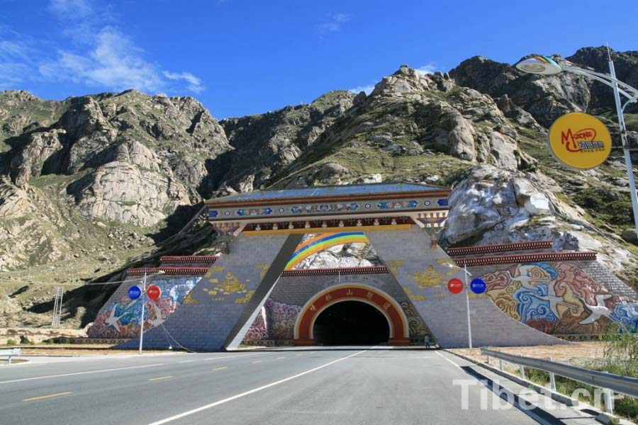 Transportation in Tibet gradually improving