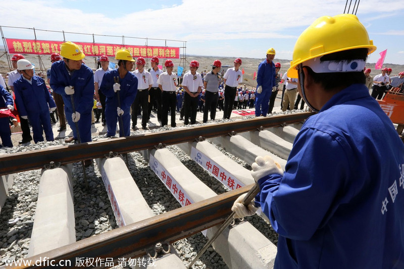 First private railway line completed in Xinjiang