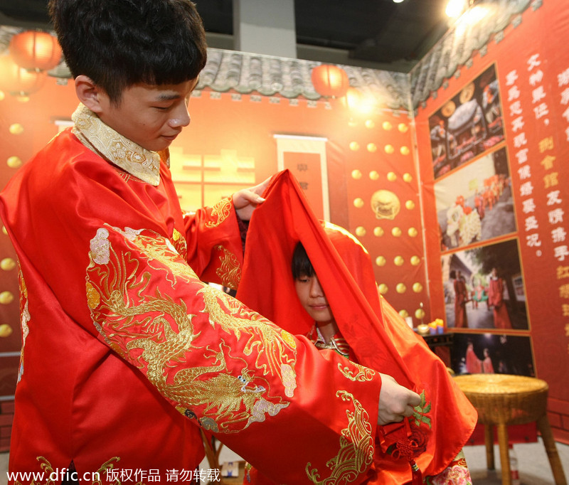 5-karat diamond on display at Chongqing wedding expo