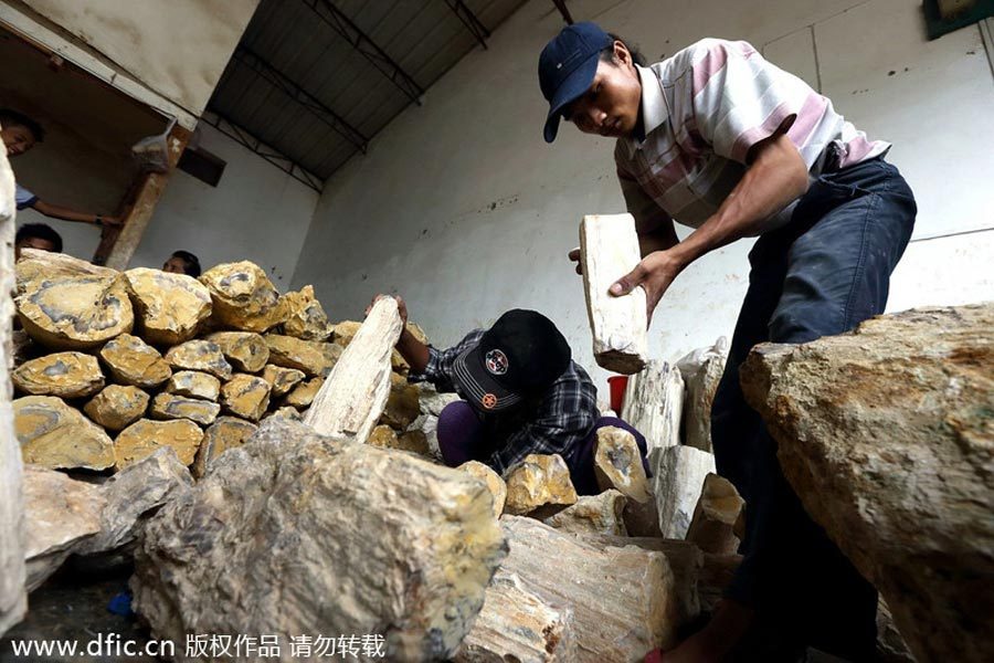 Photo story: The stone business at China-Myanmar border