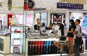 Chinese female tourists boost stocks of ROK cosmetics