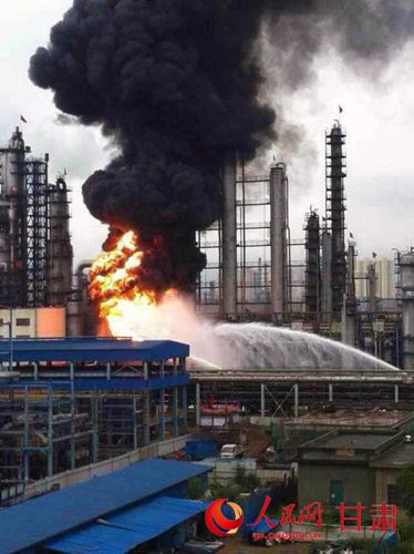 Oil refinery in N.W. China on fire, casualties unknown