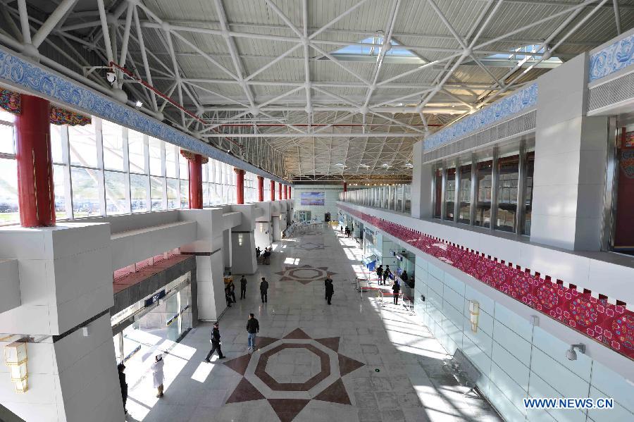 Hongyuan Airport opens in Sichuan