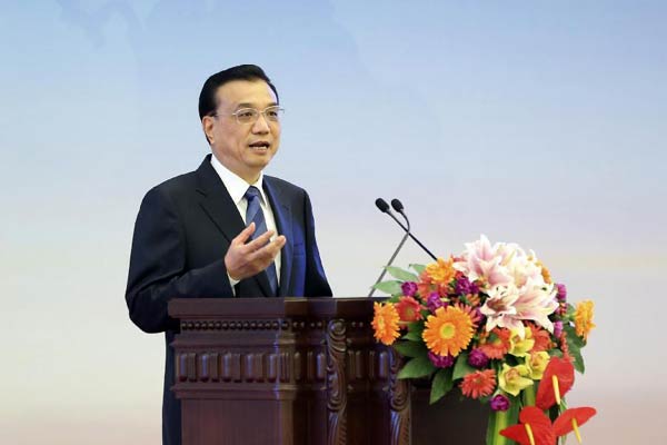 China's door to open wider, Li tells foreign companies
