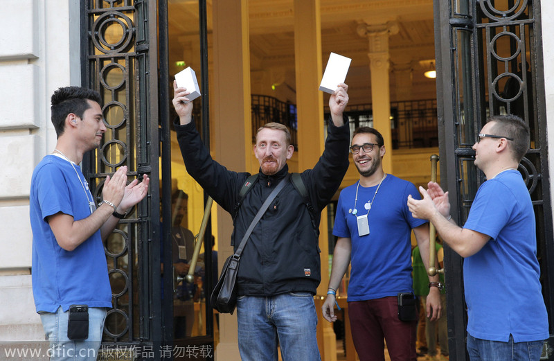 Apple fans line up around the world for iPhone 6