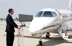 NetJets wins approval to launch China service