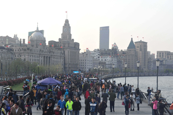 Bund loses luster as luxury retailers leave
