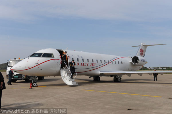 Anti-graft drive clips wings of private jets