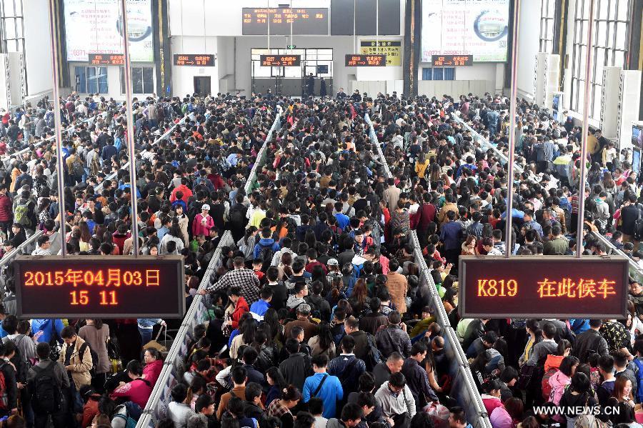 Travel rush seen in China during traditional Qingming Festival