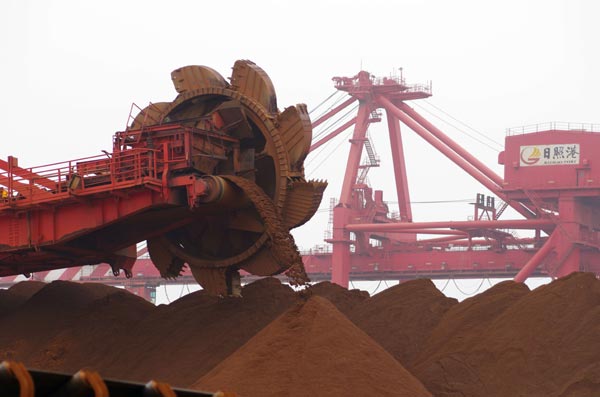 Weak demand keeps iron ore price low