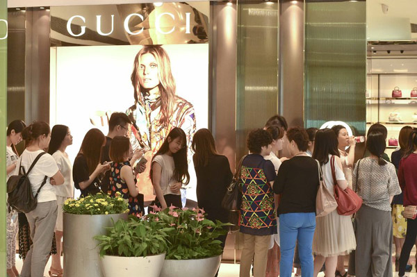 Gucci launches 50% discount in China