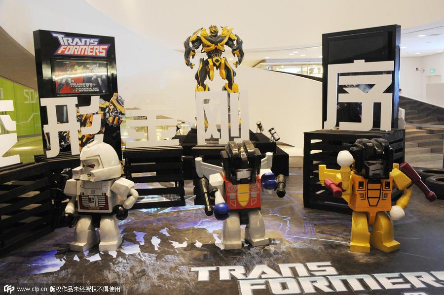 Toys, action figures take over Shanghai plaza