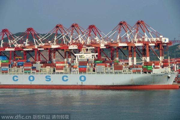 China considers merger of top shipping companies