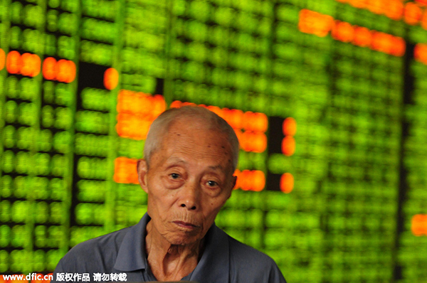 Shanghai index edges below 3,000 for first time in 8 months