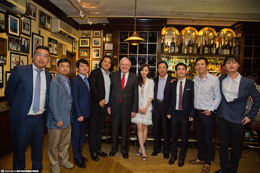 A million dollar lunch with billionaire Warren Buffett