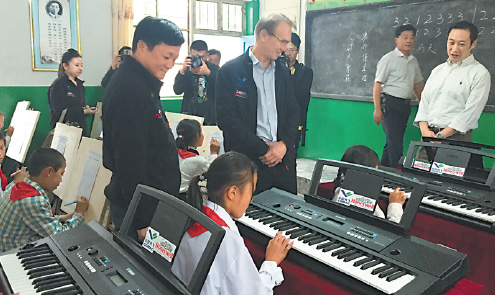 COMAC, Honeywell build learning centers