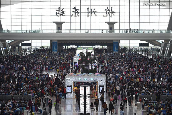 Chinese holiday travelers rise