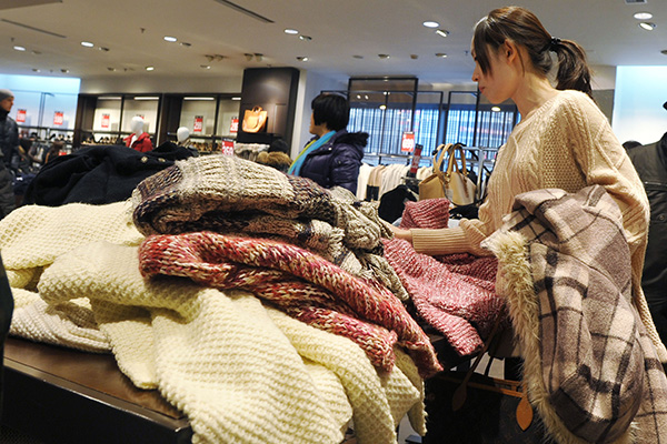 Consumer spending seen as key to economic growth