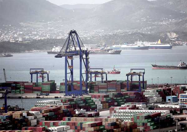 Cosco seen as sole bidder for Piraeus Port stake as binding bids opened