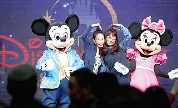 10,000 Chinese workers to create magic at Shanghai Disney