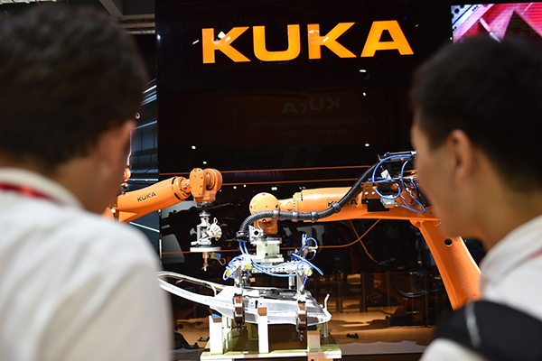 German robotics maker Kuka poised to sign Midea bid
