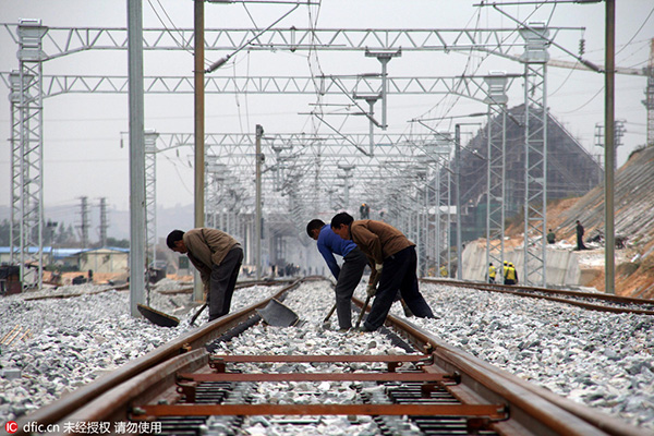 Govt to invest $422b in railways over five years