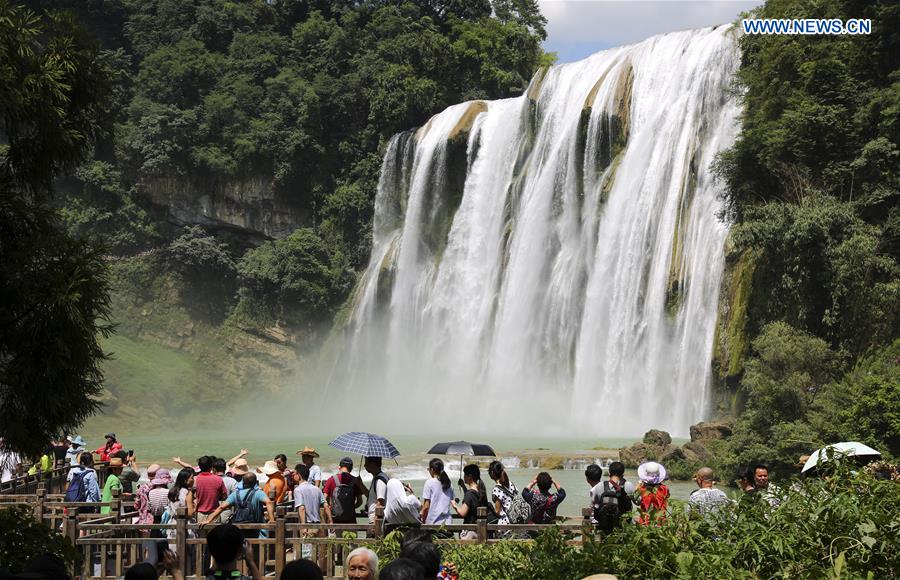 Huangguoshu Waterfall enters tourism peak time