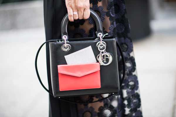 Dior in first with luxury WeChat handbags