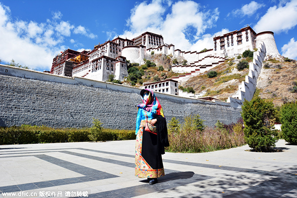 Tibet receives over 6.8m tourists in first half of 2016