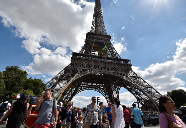 French tourism slumps