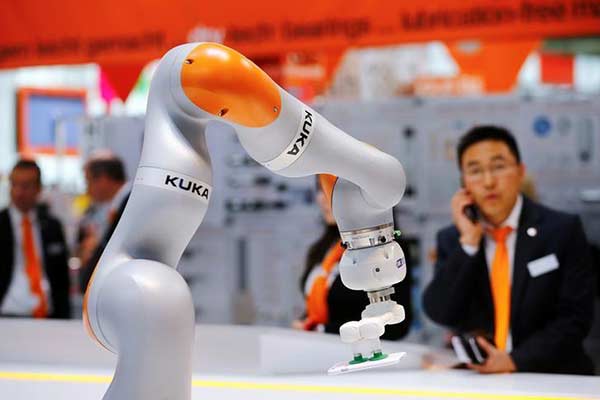 Chinese manufacturers bet on industrial robots