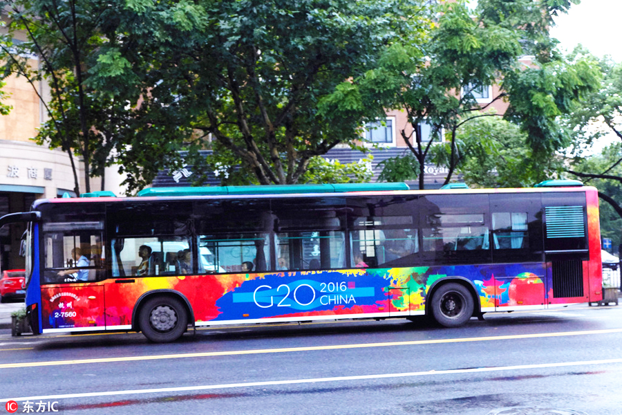 Hangzhou welcomes G20 guests with beautiful, colorful banners