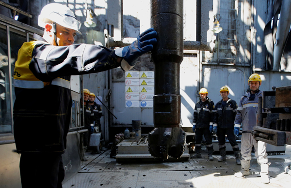 Rosneft sells 20% of huge field to Beijing Gas