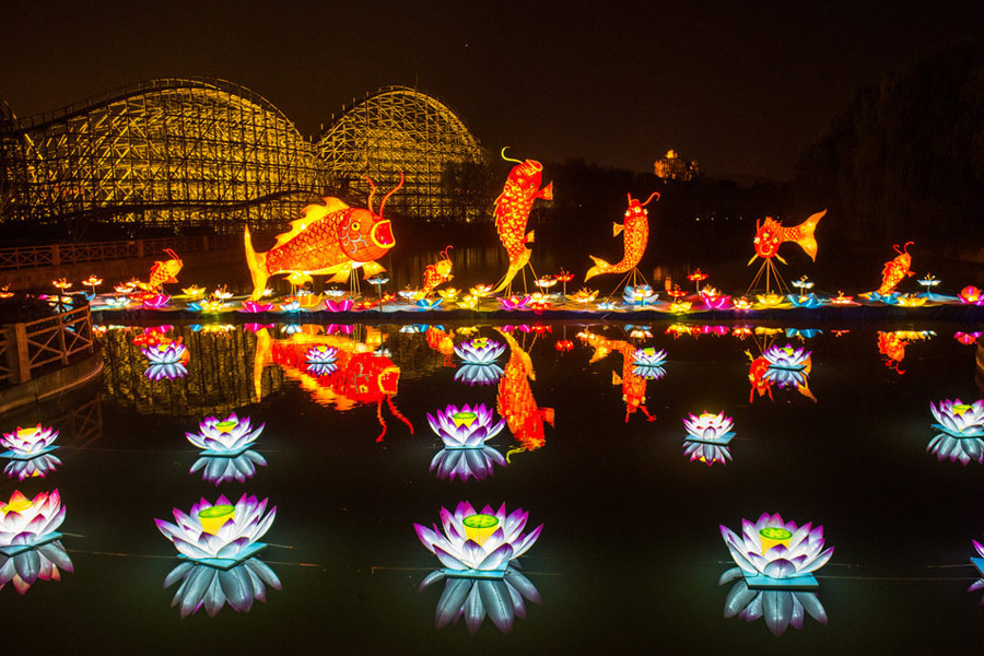 Lantern show illuminates Shanghai Happy Valley