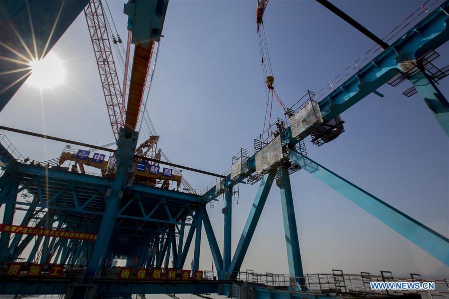E China's Tianshenggang Channel Bridge finishes closure