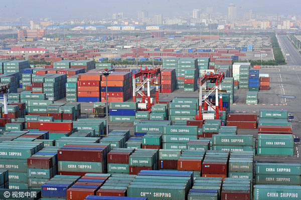 Cargo trains put Yingkou port on track for success