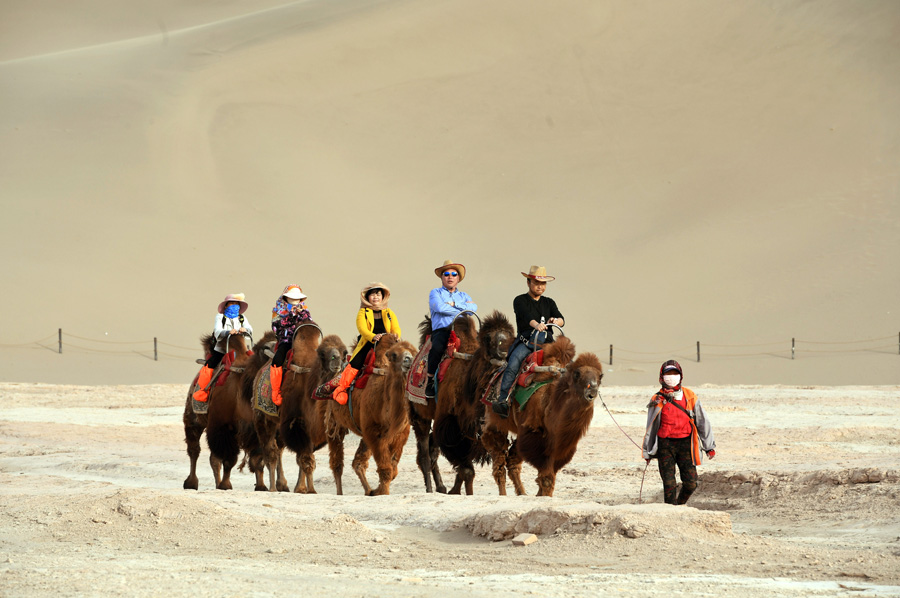 Gansu's Dunhuang sees surge in tourism thanks to Belt and Road Initiative