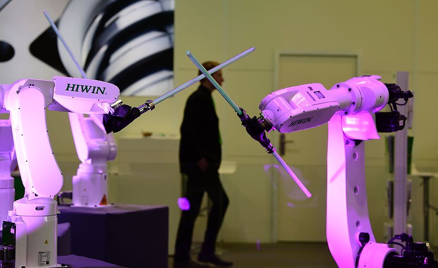 Robots show their stuff at Hannover Fair
