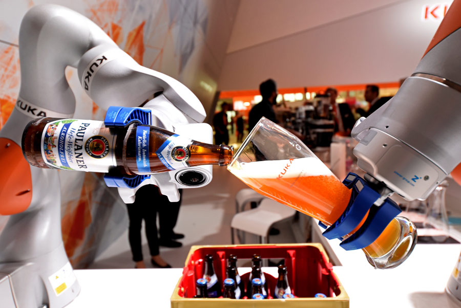 Robots show their stuff at Hannover Fair
