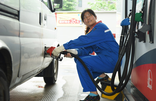 Sinopec to list 10% of marketing division in HK