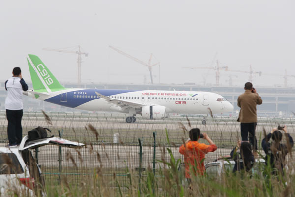 C919 completes its maiden flight