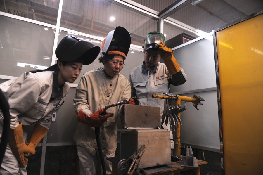 Jiangsu craftsmen in the spotlight