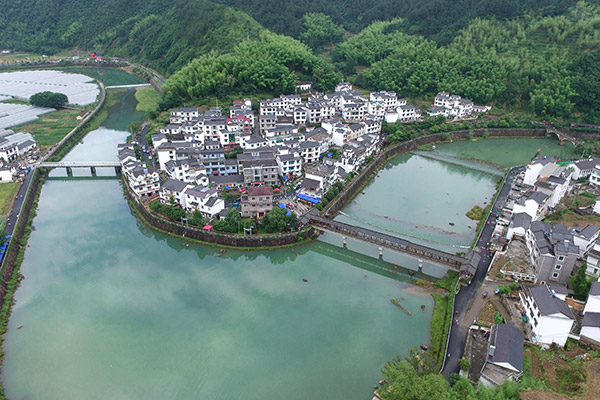 Rising waters lift tourism in rural Zhejiang