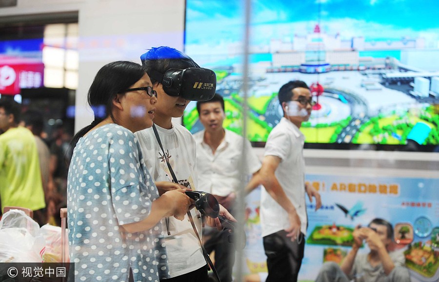 Passengers 'leave' railway station with VR technology